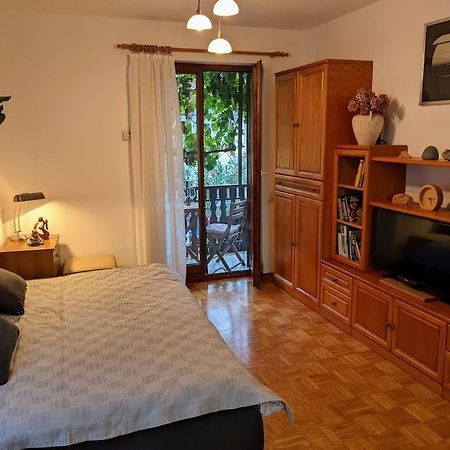 Apartment Kolodvor Dornberk Екстериор снимка