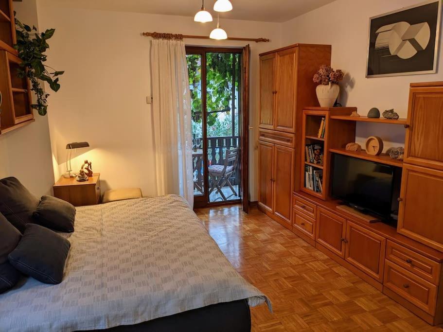 Apartment Kolodvor Dornberk Екстериор снимка