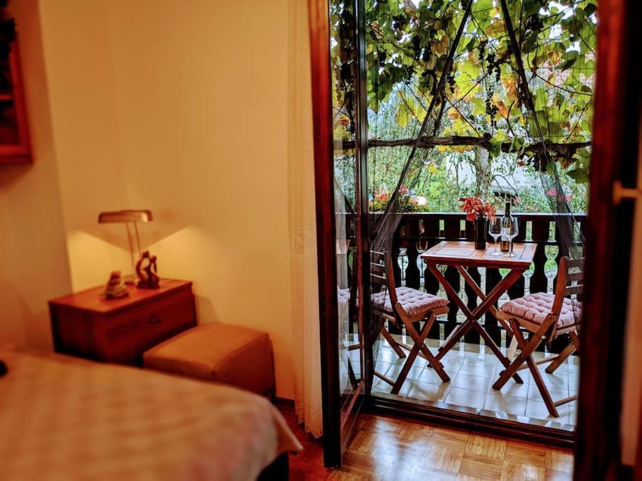 Apartment Kolodvor Dornberk Екстериор снимка