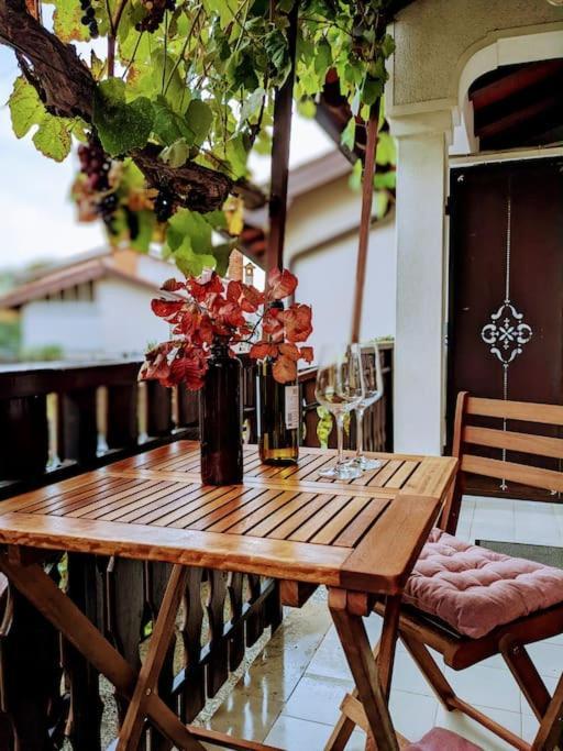 Apartment Kolodvor Dornberk Екстериор снимка